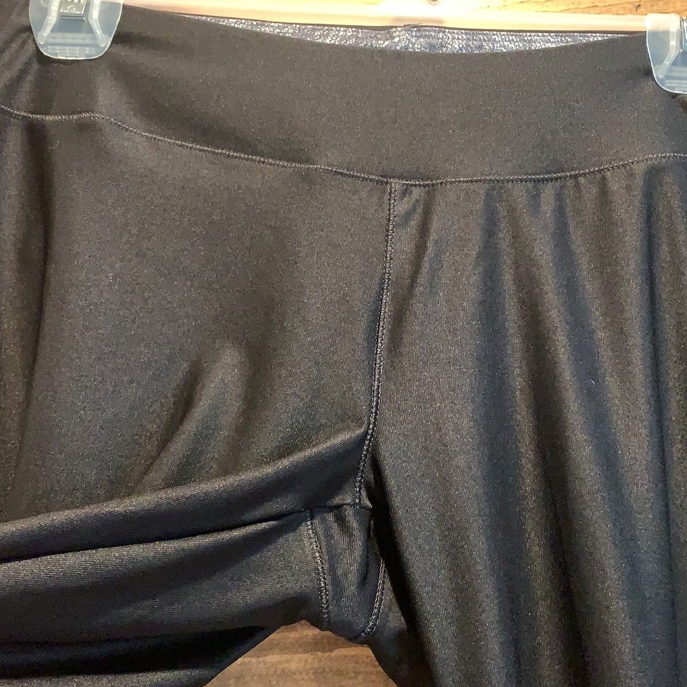 Women’s workout bottoms - Picture 8 of 16
